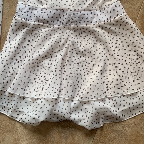 🎉Host Pick🎉 Spotted, Tie-Waist Romper - Picture 11 of 12